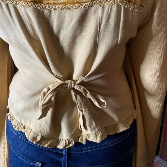 Renaissance Batwing Sleeve Top - Picture 9 of 9